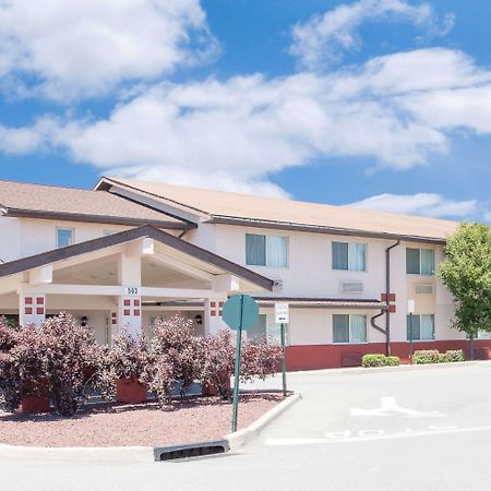Super 8 By Wyndham Middletown Motel Exterior foto